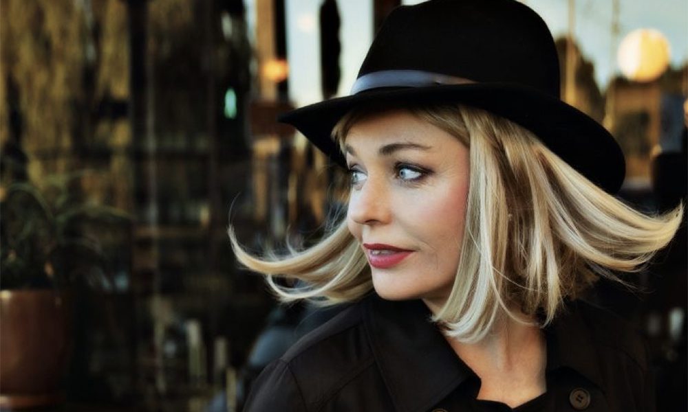 Abi Tucker : Exclusive interview for the release of What the Future Holds