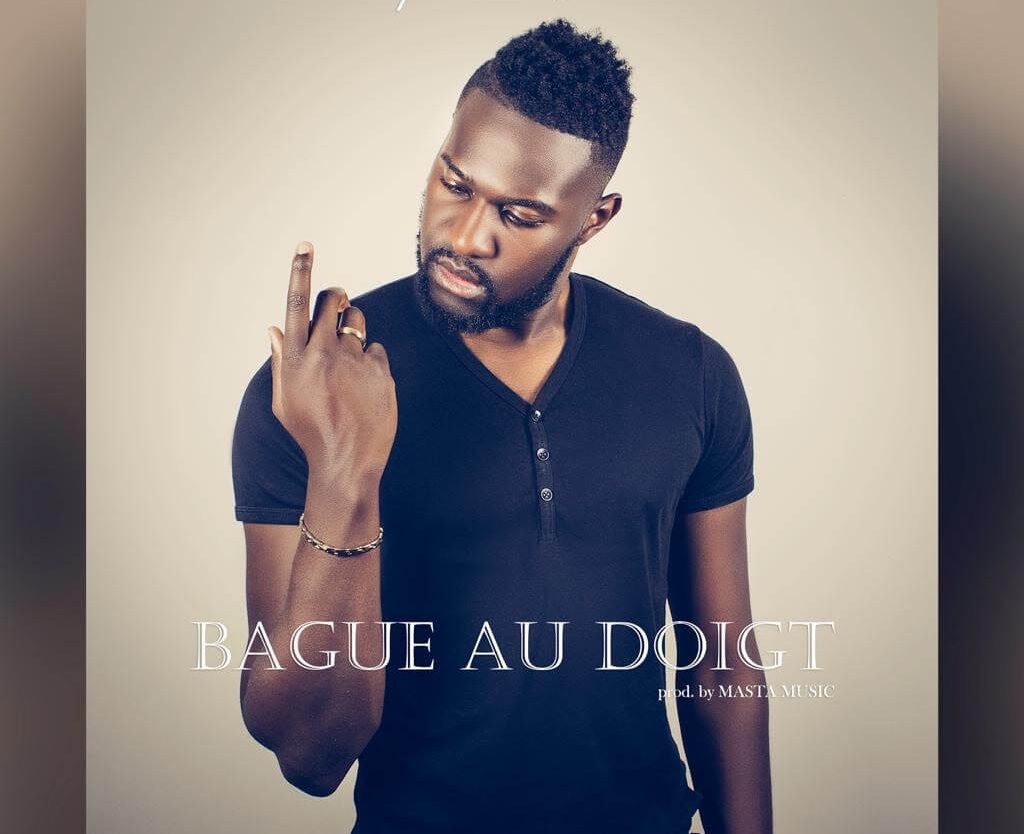 tirex b bague au doigt